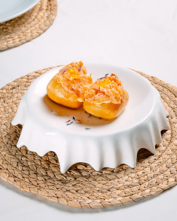 Panecillos con salmón y queso crema